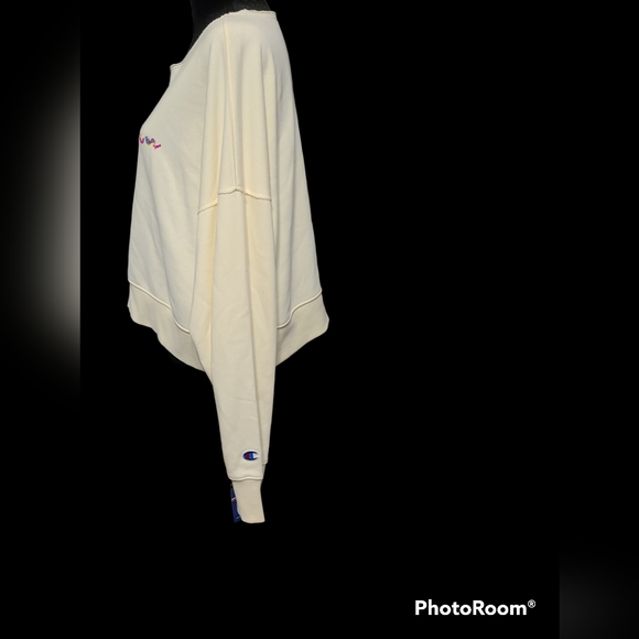 NWT Champion size M cream sweatshirt - Picture 5 of 8